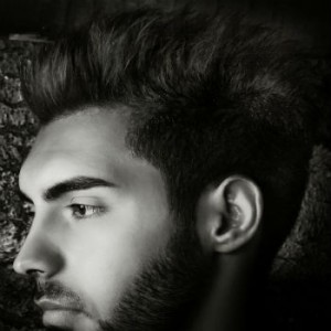 آهنگ جدید از فرشاد به نام یه چی بگو