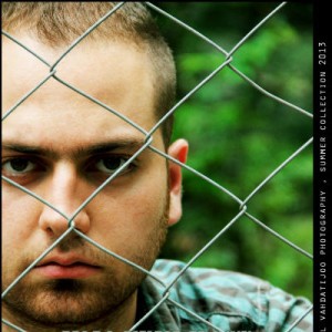 آهنگ جدید سروش تروپر بنام اینجا یکی هست